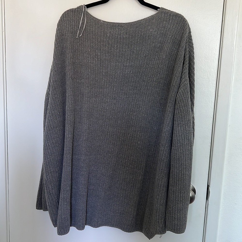 Grey sweater - Picture 2 of 3